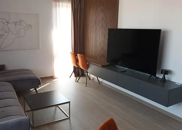 Kronburg 88-12 Apartment *